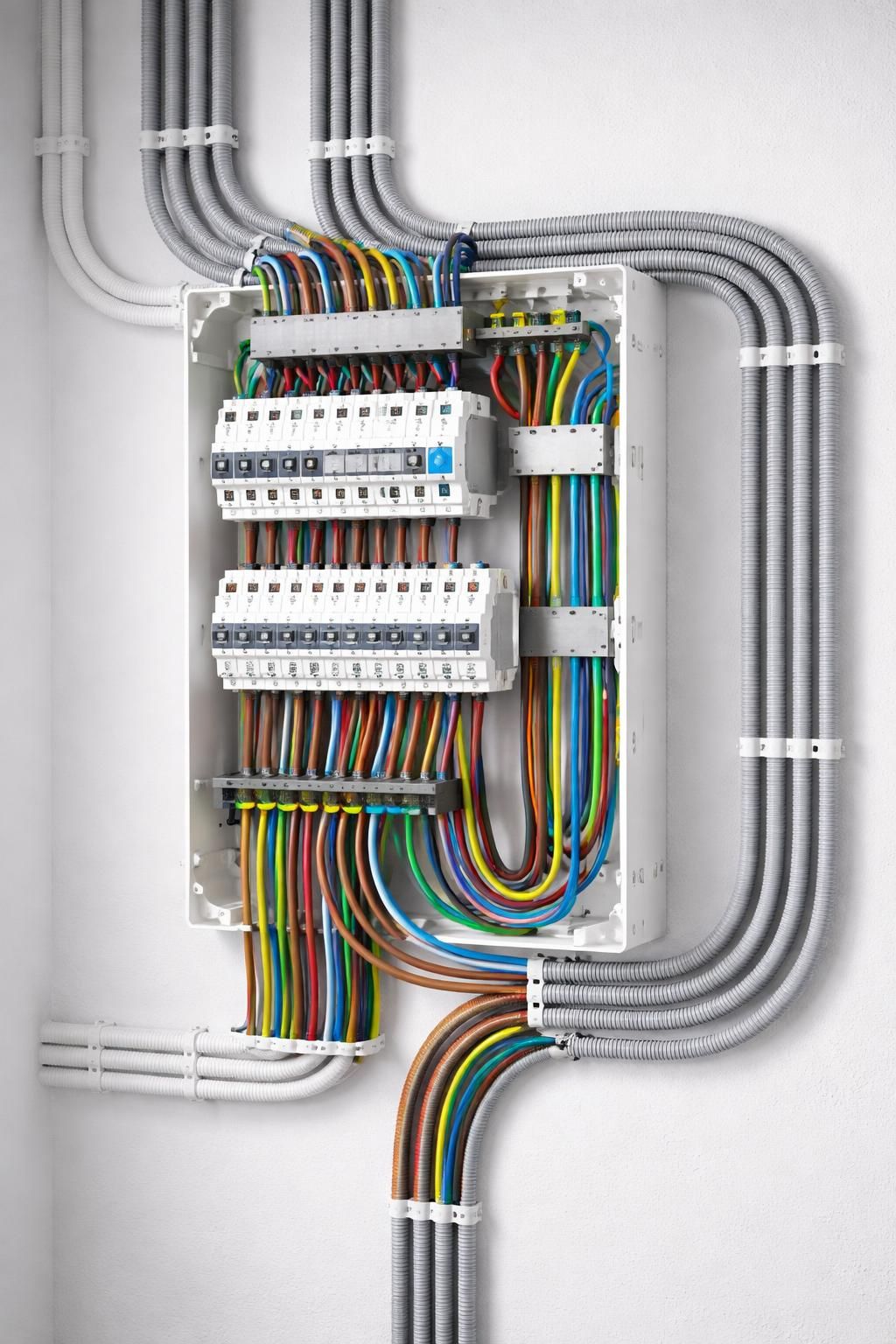 découvrez les différences essentielles entre les câbles h07vu et h07vr, leurs caractéristiques techniques et leurs utilisations spécifiques pour choisir le câble adapté à vos besoins électriques.